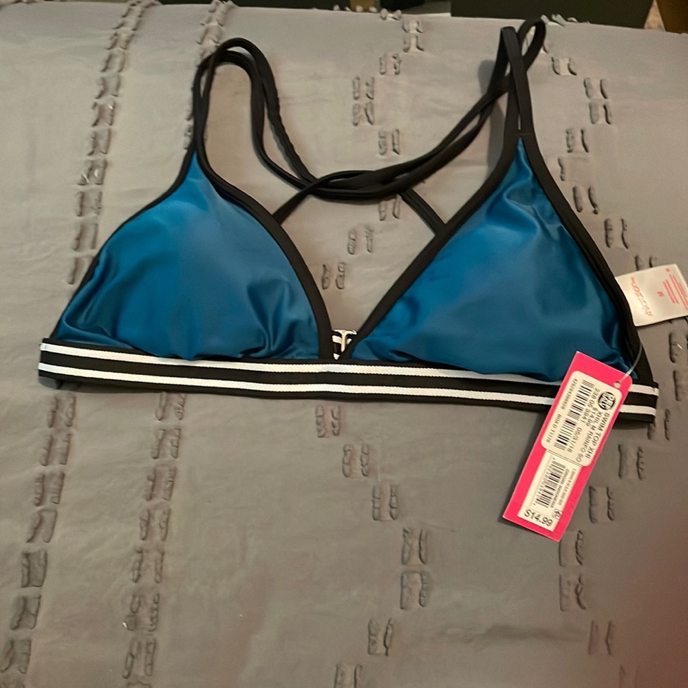 Woman’s medium swim top
